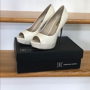 NEW INC French White MARISSAWT stilettos